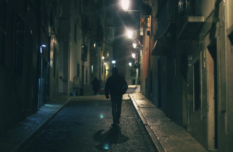 5 Principles of Situational Awareness While Traveling