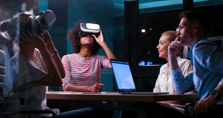 VR